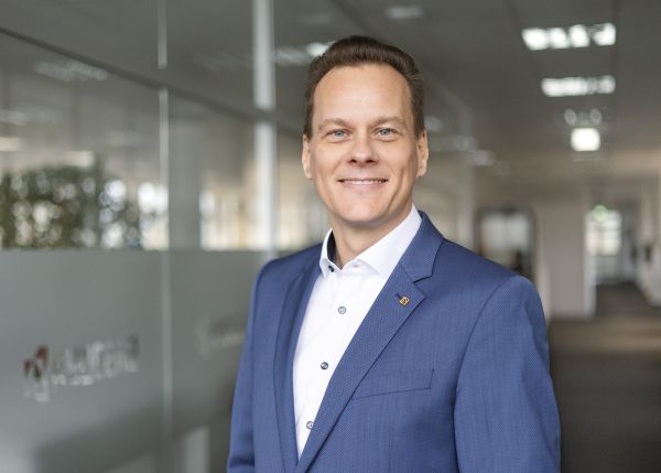 Kyocera_Bjoern_Marek_new_Manager_Corporate_Communications_KYOCERA_Europe_GmbH_web.jpg